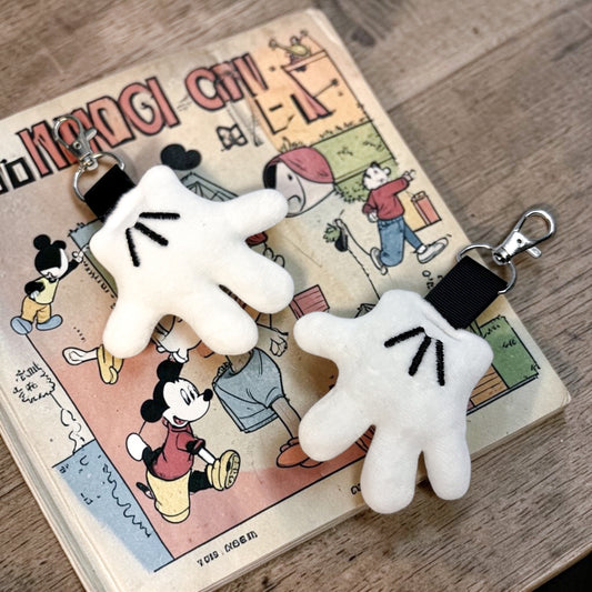 ✨🖤 Charm/ Llavero Mano Cartoon 💫