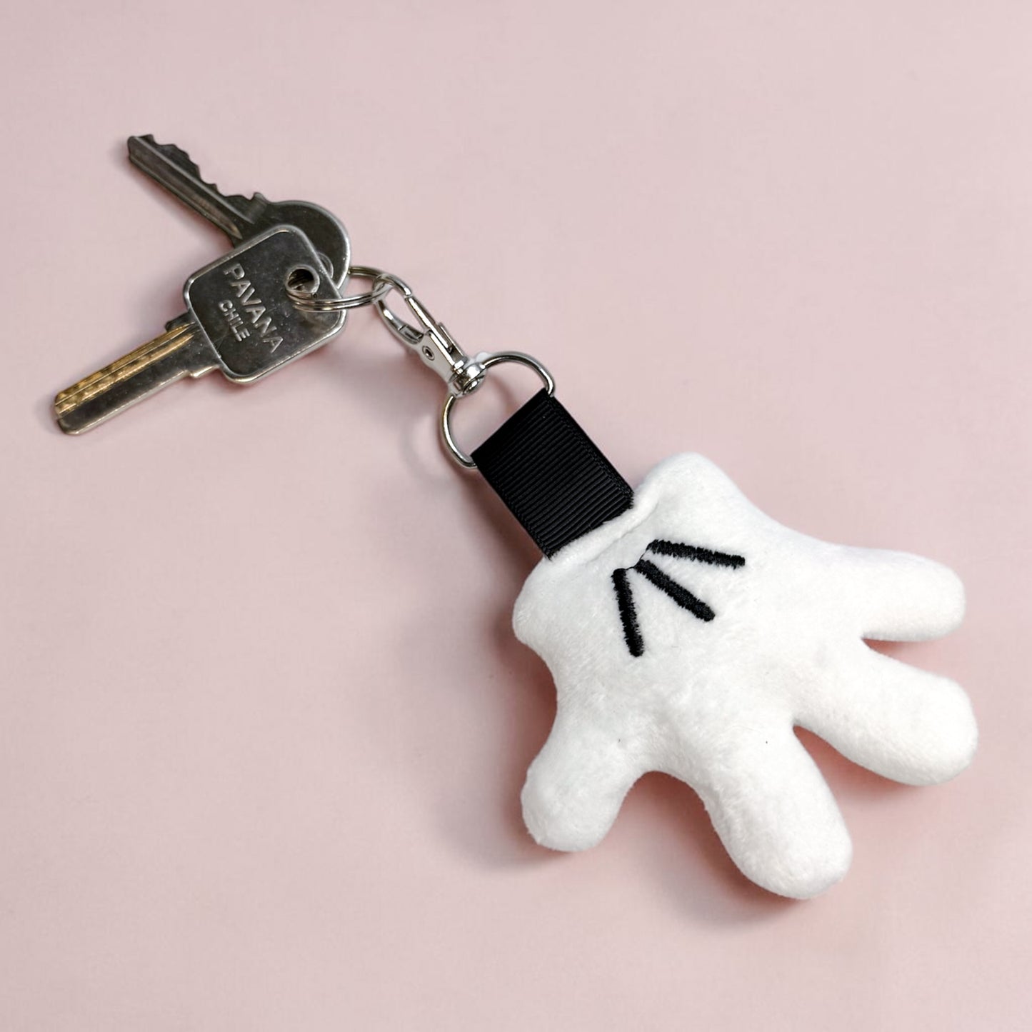 ✨🖤 Charm/ Llavero Mano Cartoon  💫